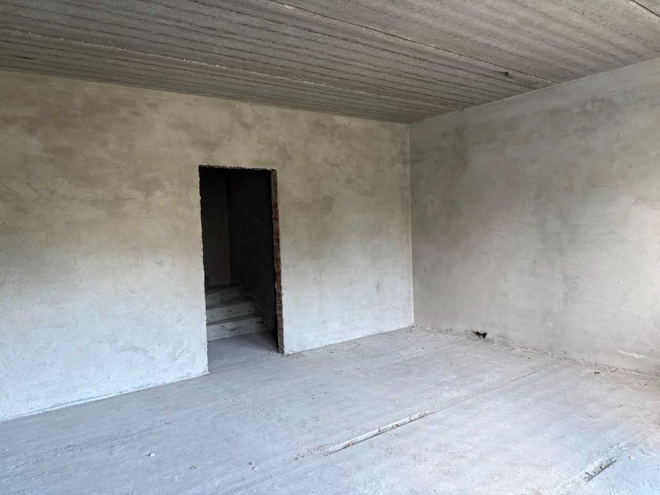 Продаж котеджу з ділянкою 0,84 сот., у с. Ременів