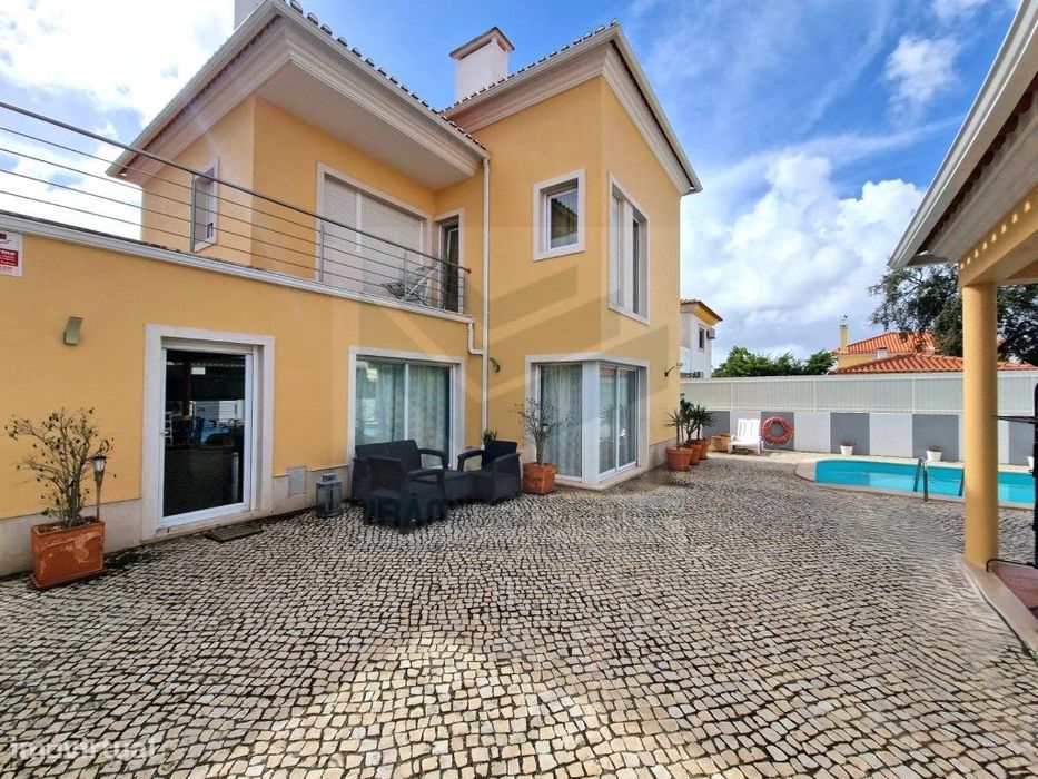 Moradia Isolada, Terraço Amplo e Piscina - Casas de Azeitão