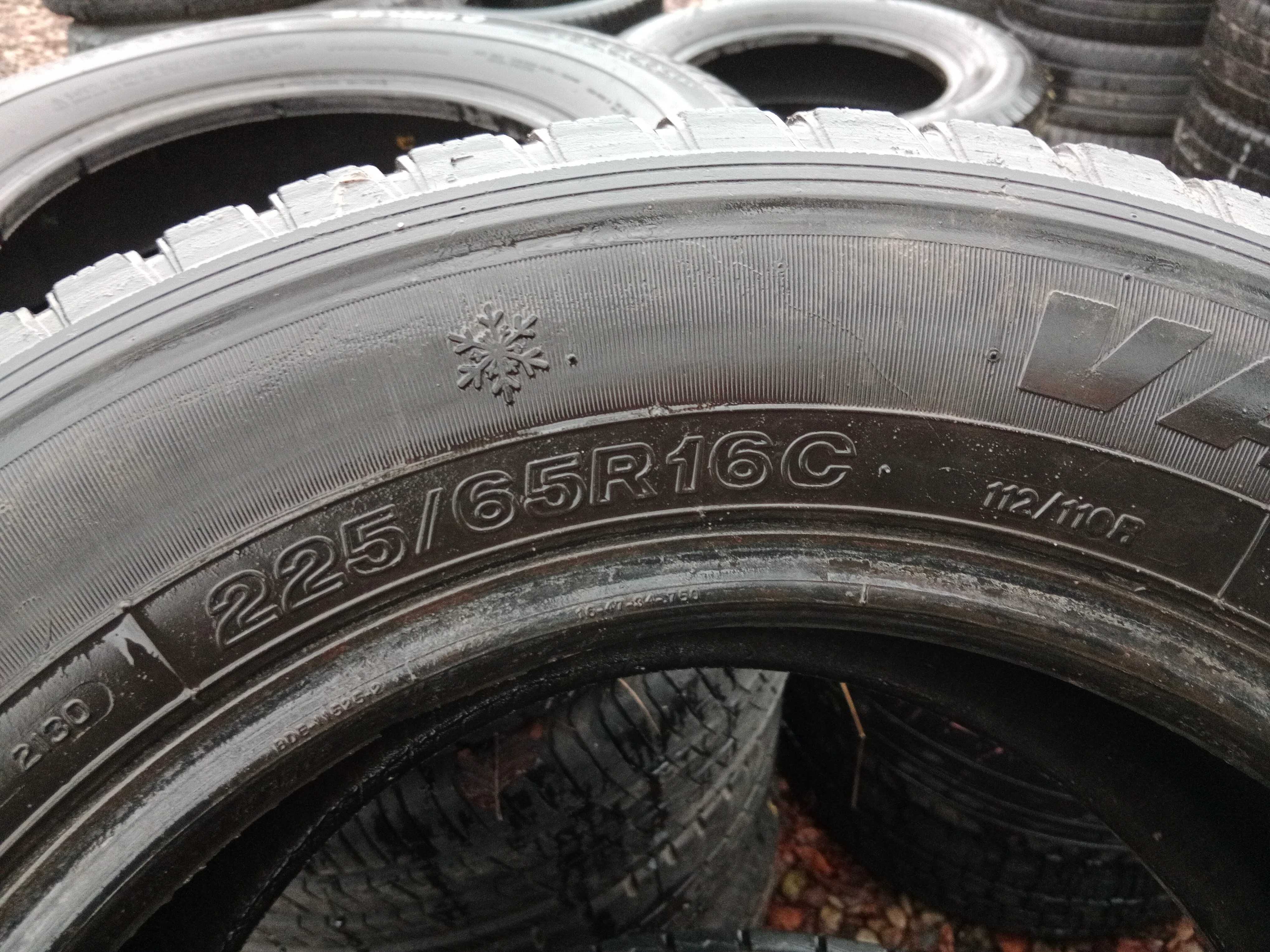 Opona używana 225/65R16C Firestone Vanhawk Winter 1szt.