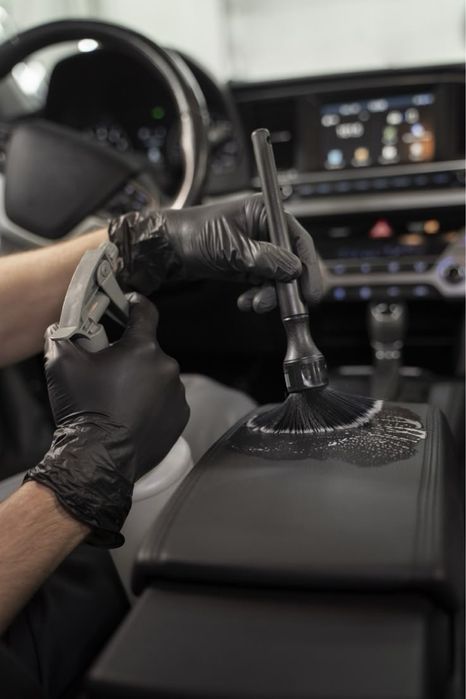 Хімчистка, автомийка, полірування авто Львів.