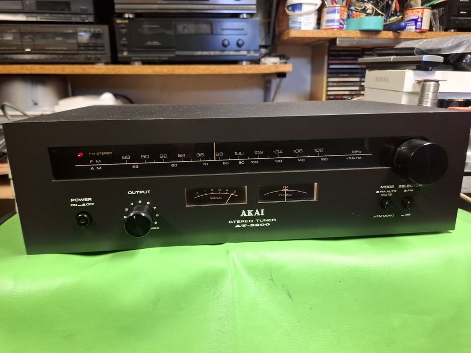 Tuner Akai AT 2200