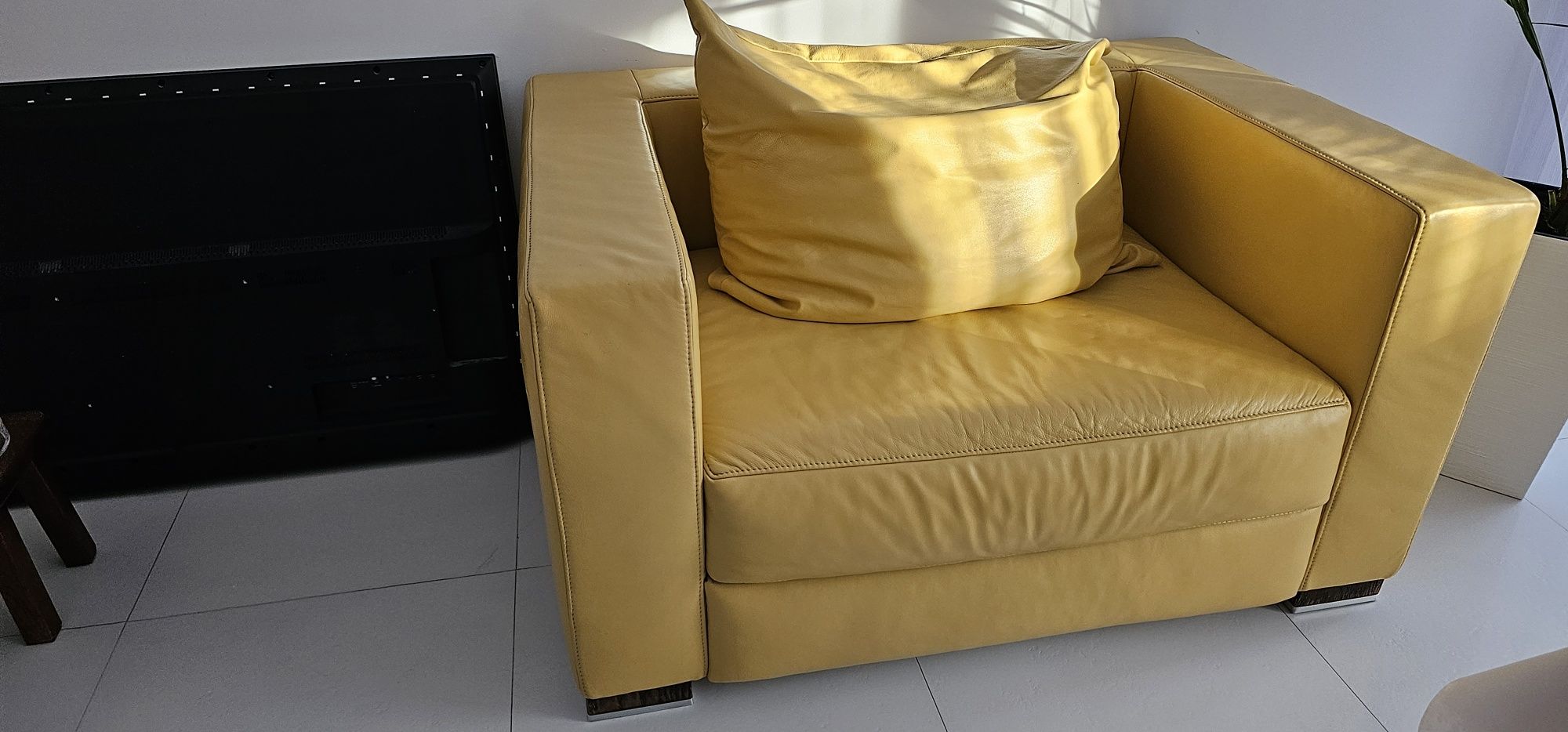 Fotele skórzany wysokiej jakości w dobrym stanie