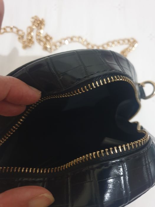 Bolsa redonda preta marca vilanova
