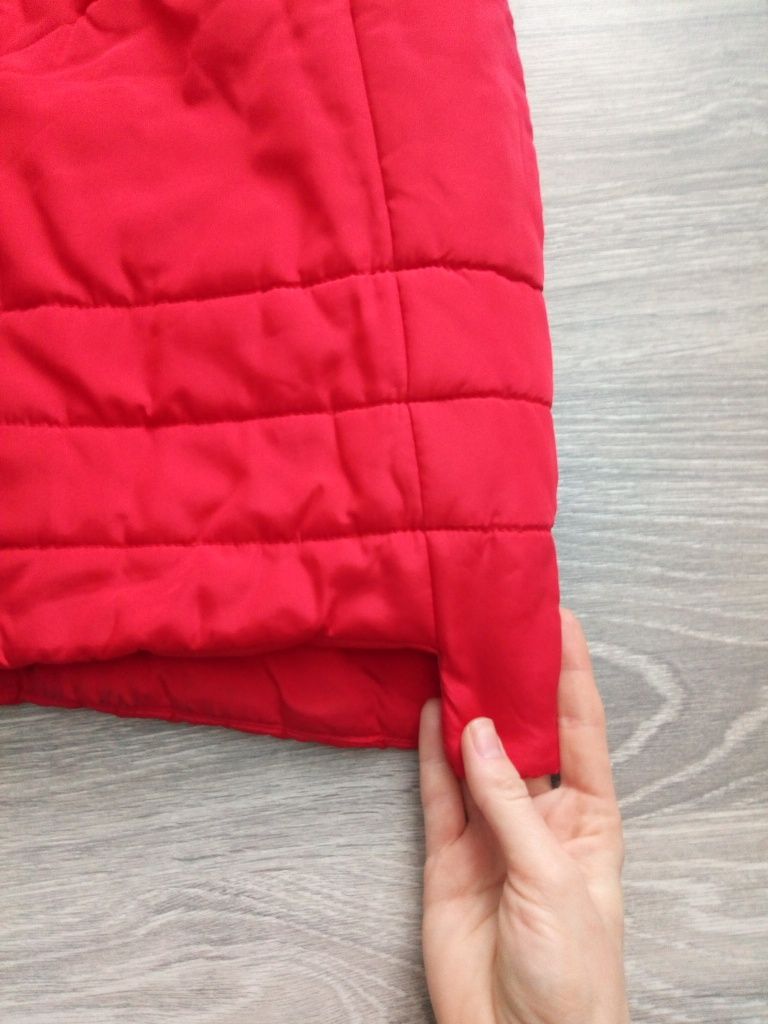 Пуховик,червона куртка,верхній одяг