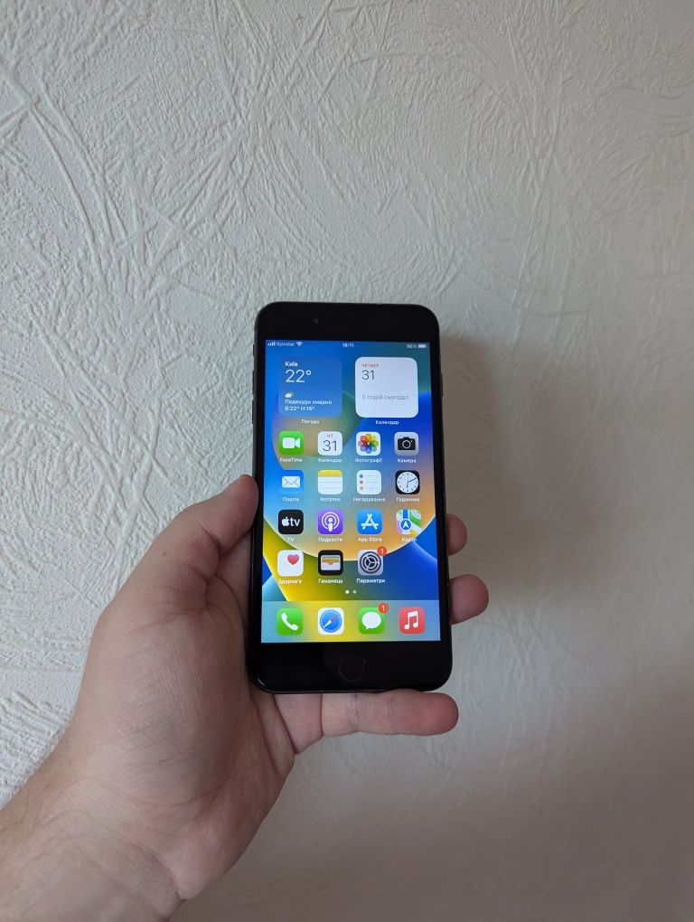 Смартфон Apple iPhone 8+ plus 128gb NFC (епл айфон 8+ плюс) АКБ 94%