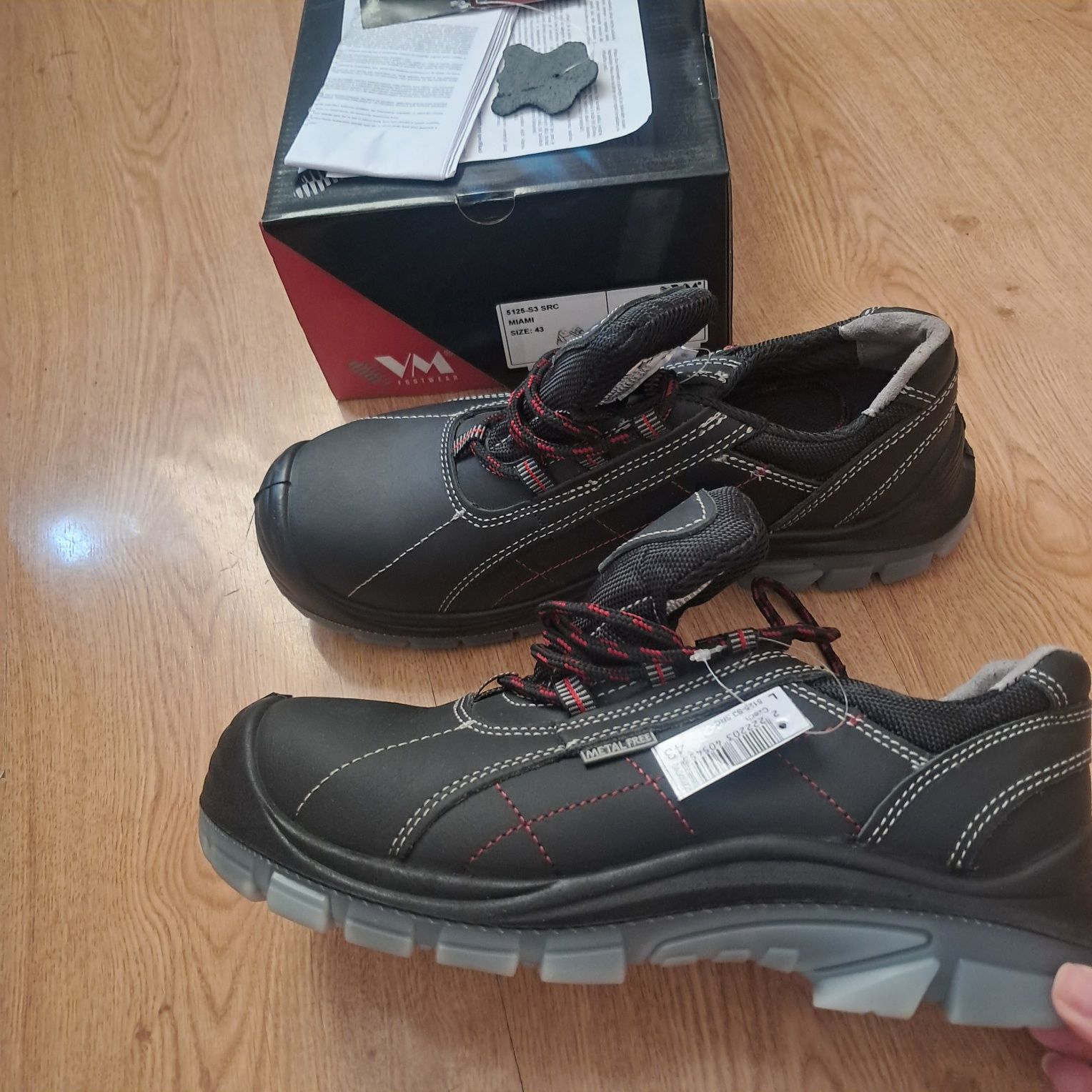 Nowe półbuty robocze z podnoskiem VM Footwear MIAMI model 5125-S3 r43