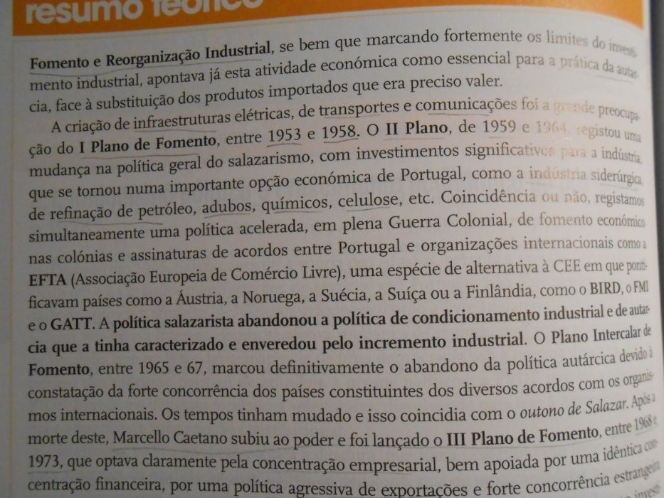 Livro preparar exame nacional de História A 12º ano