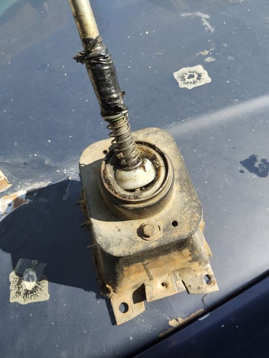 Продам два карбюратор авді 80 пієрберг коробку лобове кулісу ручки