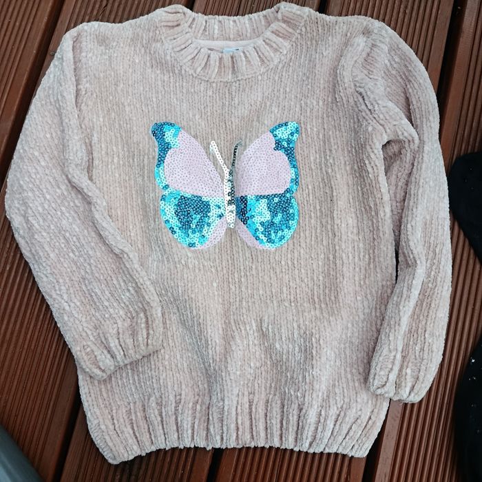 Sweterek beżowy 122