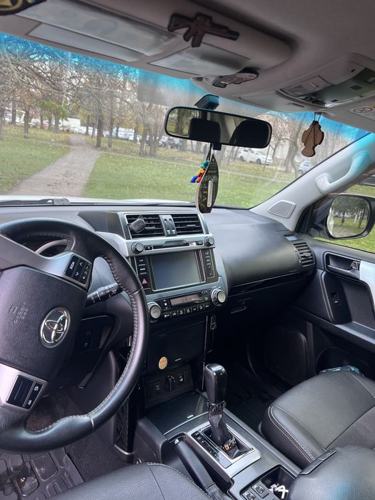 Продам Toyota Land Cruiser 2014