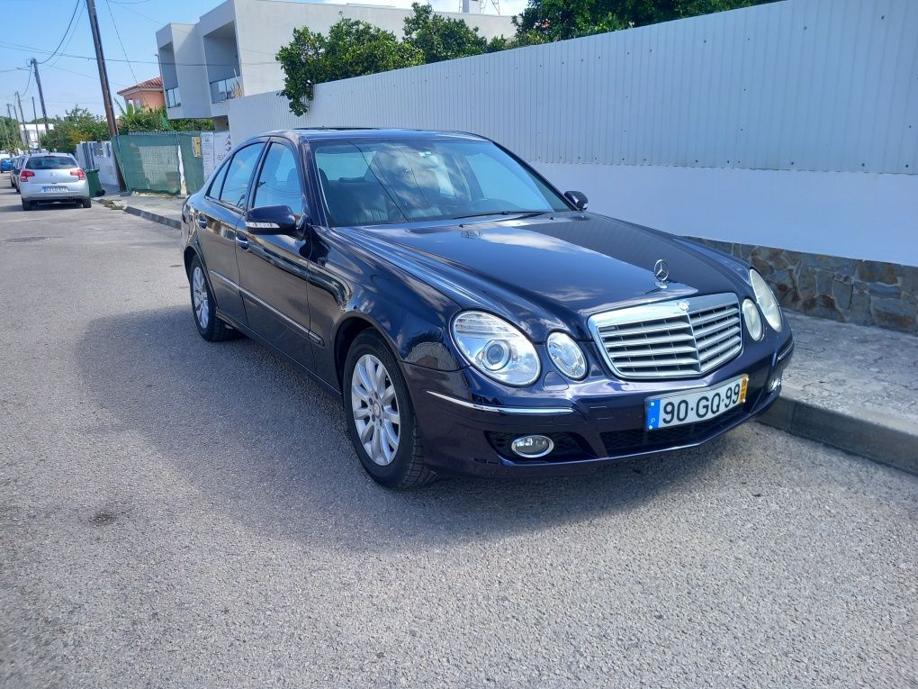 MERCEDES BENZ E 220 CDI