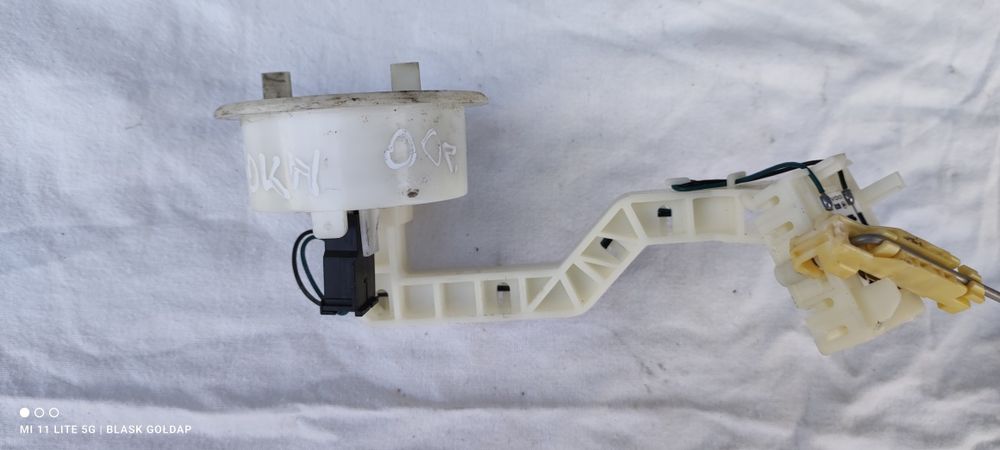 Czujnik Poziomu Paliwa w Zbiorniku Audi S6 4.2 Q 340 KM Automat 2000 r