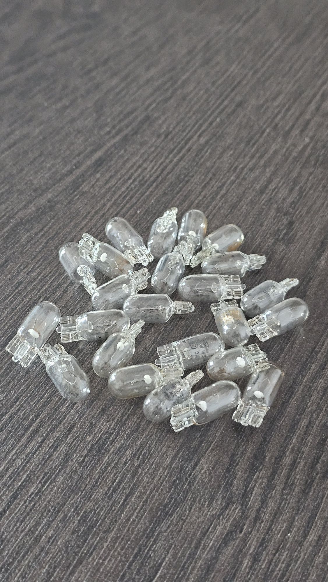 Lâmpadas W5W (T10) Halogéneo Toshiba – Novas 3W/5W/8W