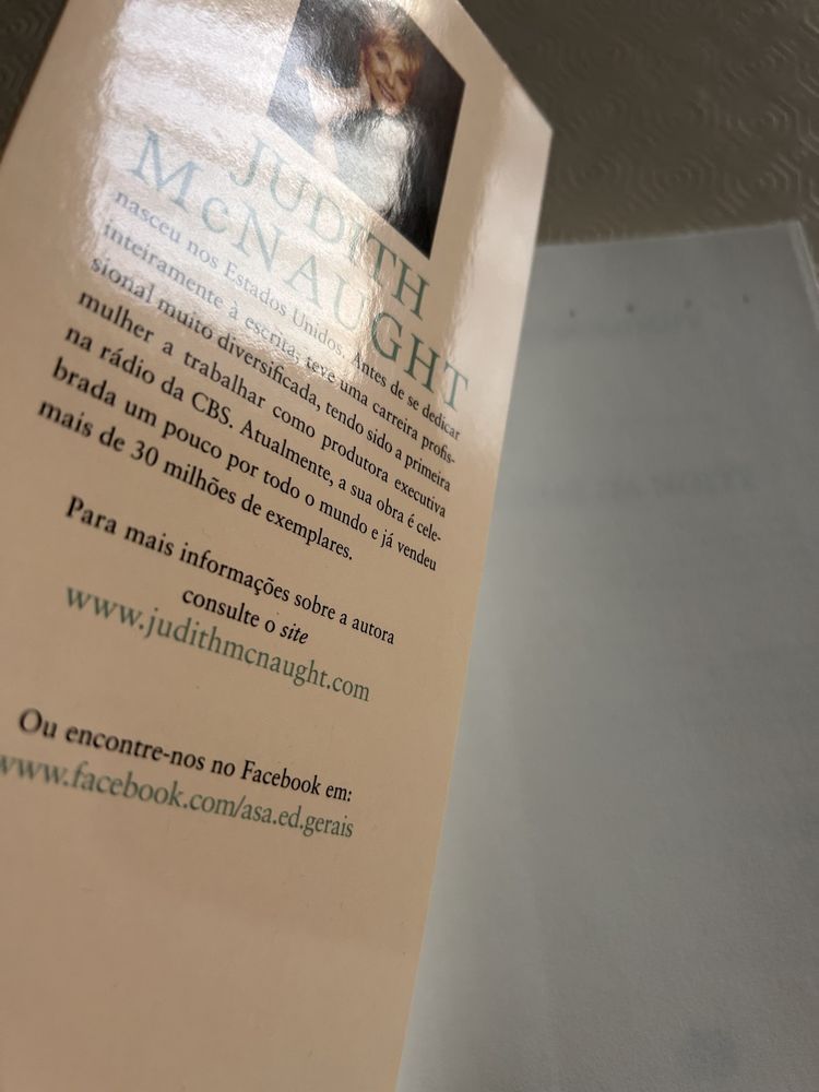 Livro “Ao cair da noite” de Judith Mcnaught