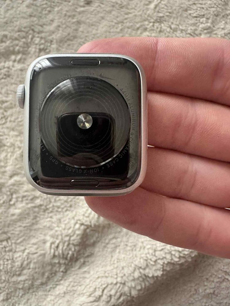 Smartwatch Apple Watch Nike SE GPS + Cellular 44mm (czarno-biały)