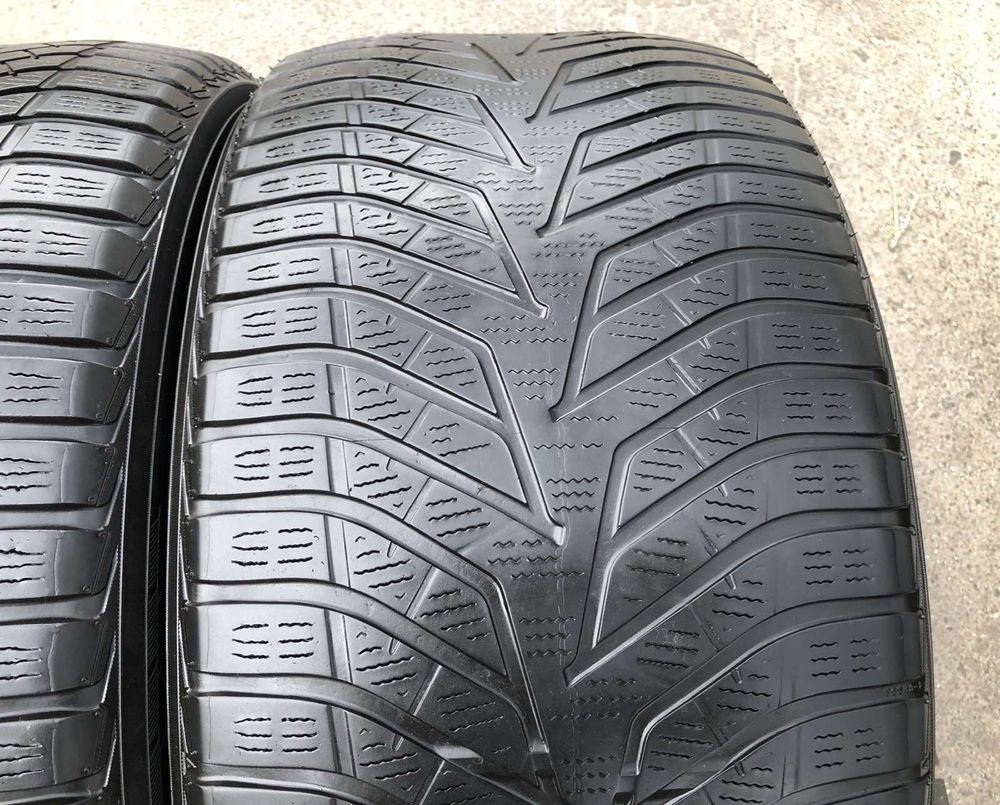 Шини Yokohama BluEarth Winter V905 315/40 R21 пара