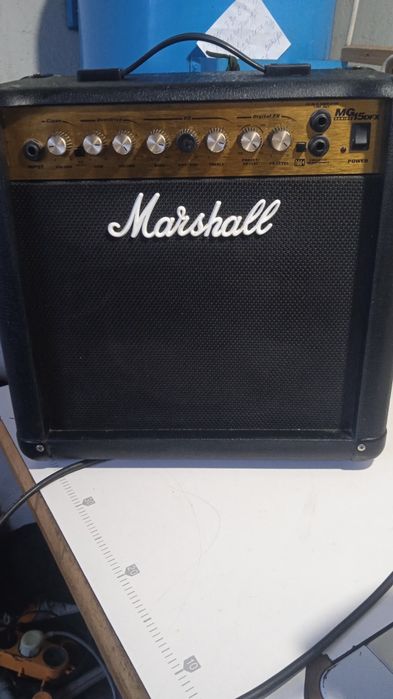 КомбоУселитель Marshal MG15DFX