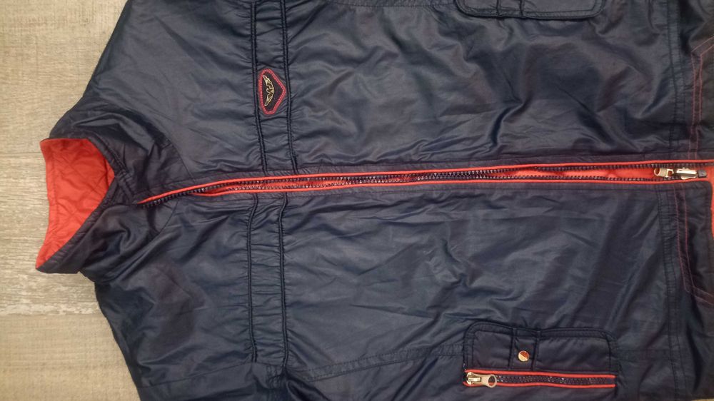 Куртка фірмова демісезонна  "Armani ", оригінал, з США, на 9-11 років.