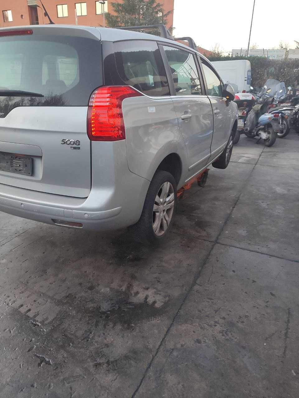 Розборка Peugeot 5008, рестайлінг, двигун 1.6 HDi