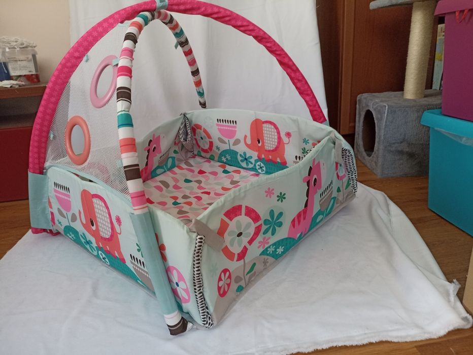 Mata edukacyjna z piłeczkami Bright Starts