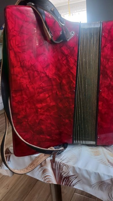 Witam sprzedam akordeony hohner 120bas drugi 96basstan stan idealny go