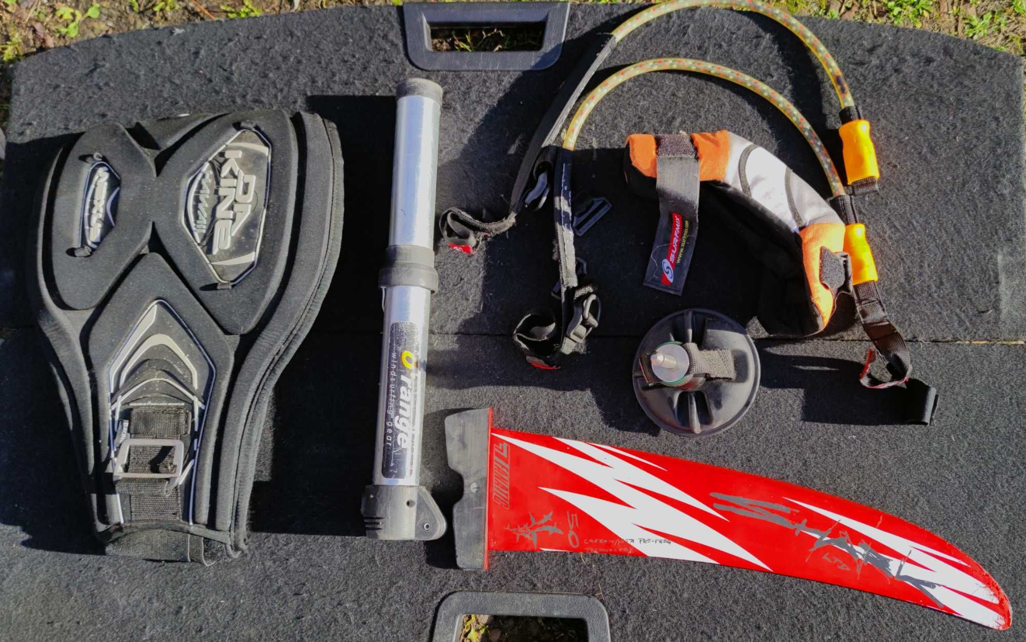 Windsurfing komplet używane - deska, maszt, żagiel, oprzyrządowanie