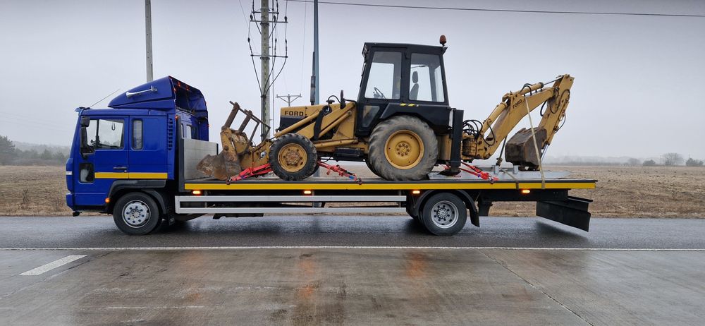 Transport Laweta przewóz maszyn, pojazdów