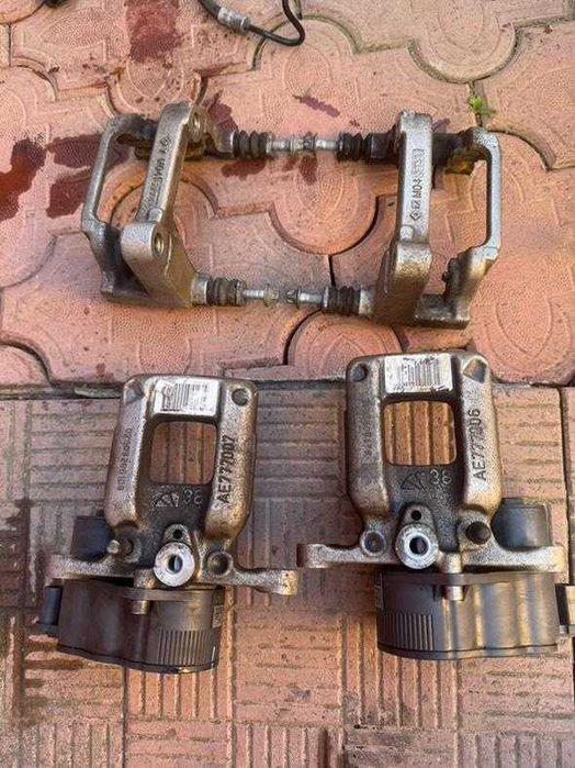 Комплект тормозних супортів задня вісь Peugeot 308 || SW 1.6d