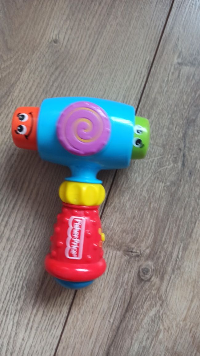 nauka raczkowania, chwytania Fisher price, wieża z kulkami, młotek