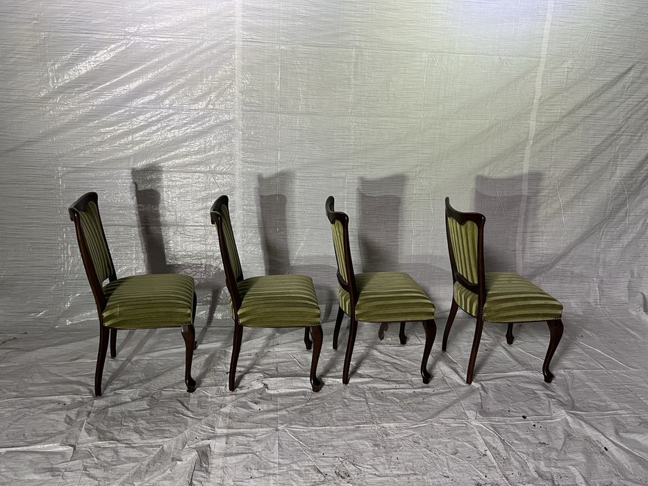 Komplet krzeseł stylowych