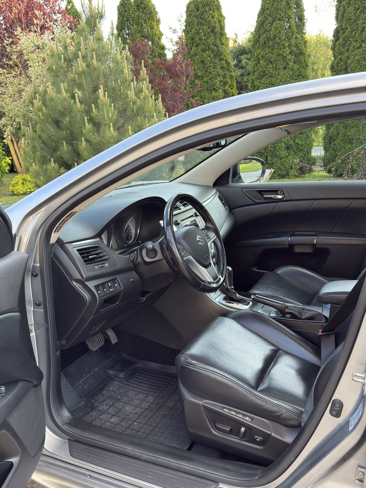 Suzuki Kizashi 4x4 automat CVT 2010r