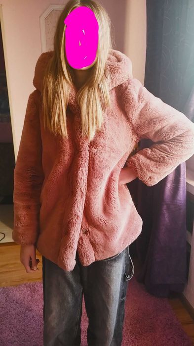 Яскрава шуба для стильної леді.