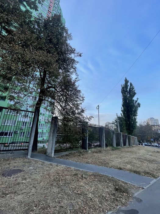 Продаж. Проспект Відрадний , 2, гарне фасадне приміщення 148 кв.м