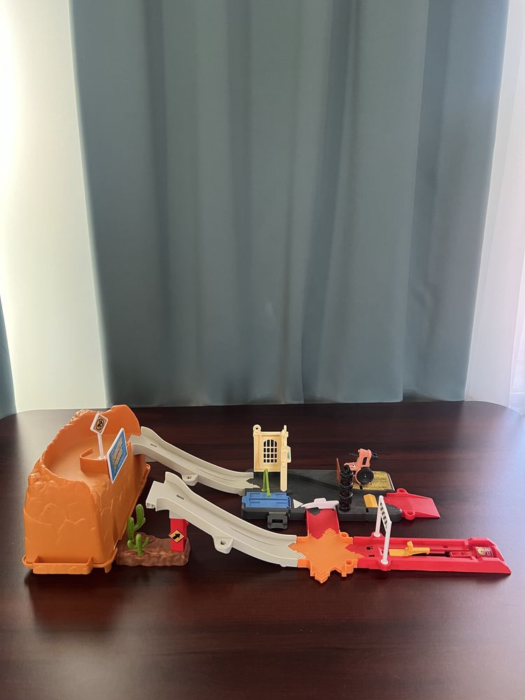 Автотрек Тачки Mattel Disney Pixar Cars