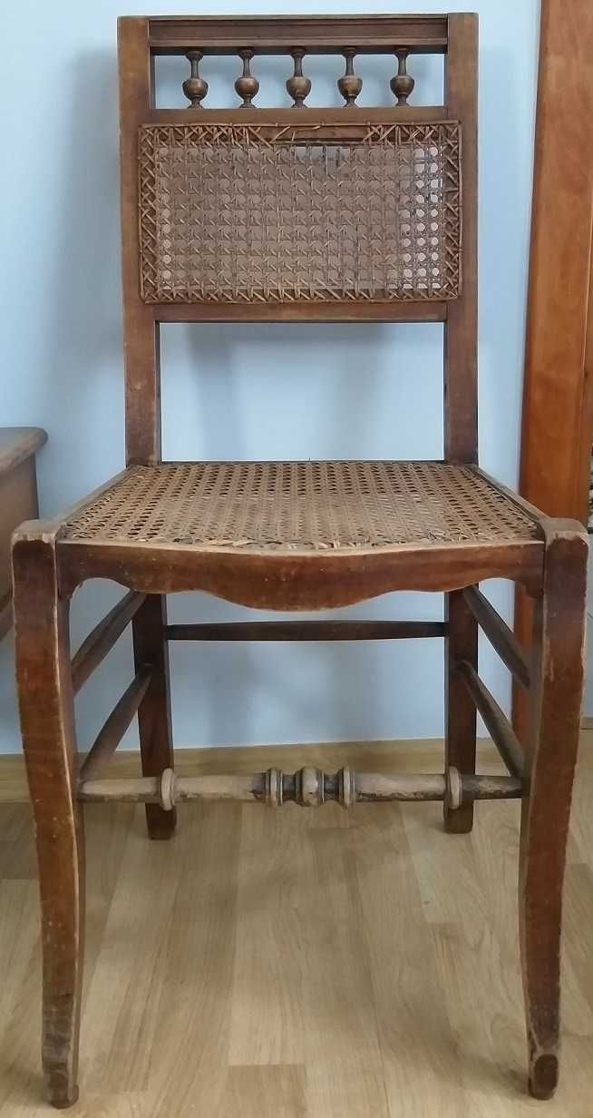 krzesło drewniane z rattanem do renowacji