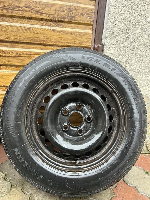 Зимова резина 215/65 R16