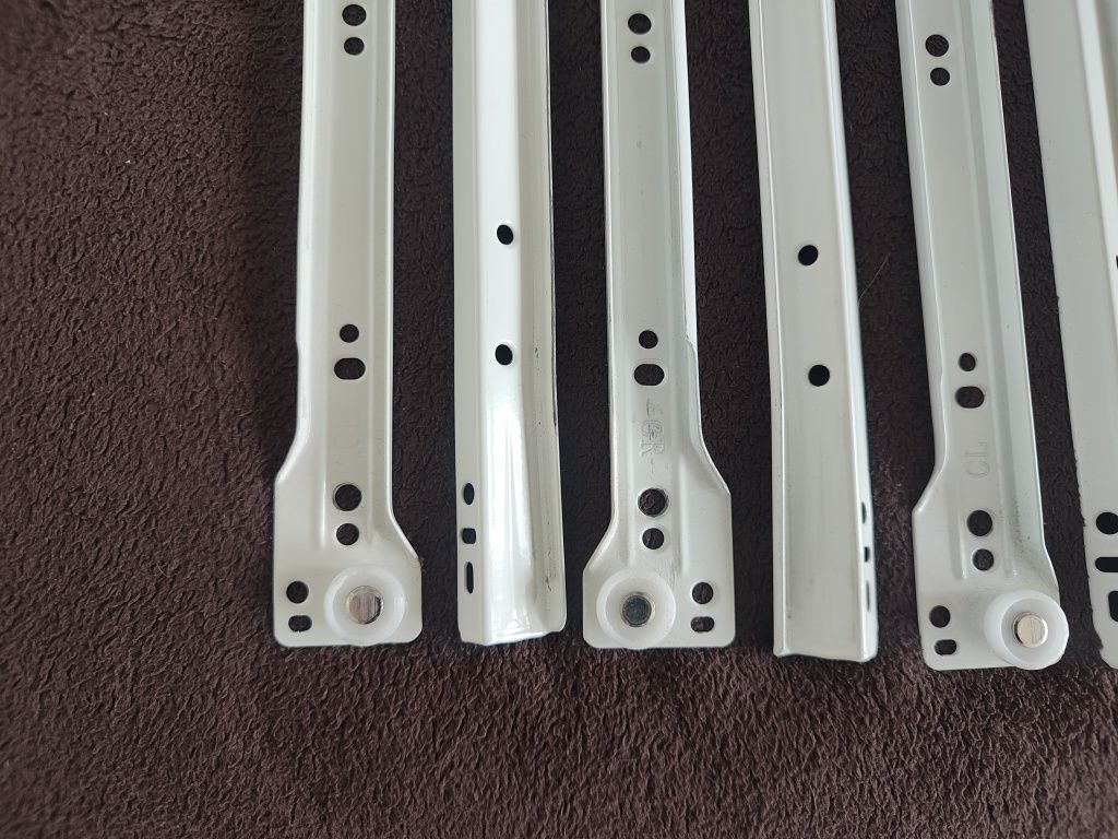 Prowadnice rolkowe szuflad Ikea Hemnes