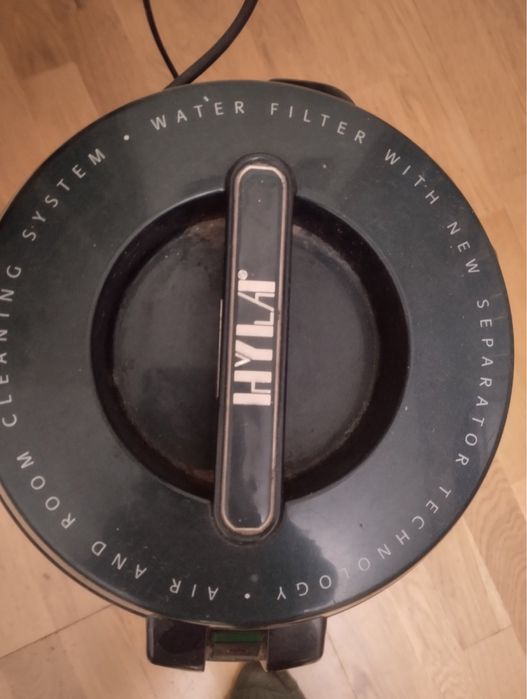 Пилесос Hyla для прибирання і очищування повітря