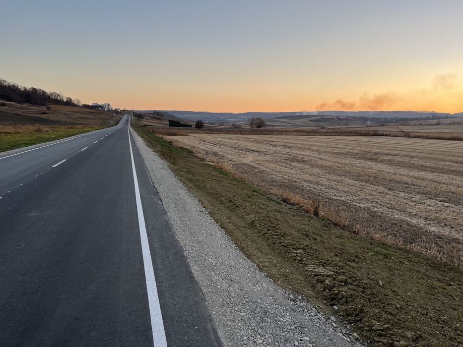 Земля  біля КПП Дяківці.