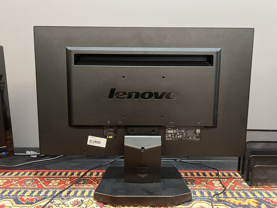 Zestaw 2 monitorów: Lenovo ThinkVision P24h-2L + BenQ DL2215 – sprawne