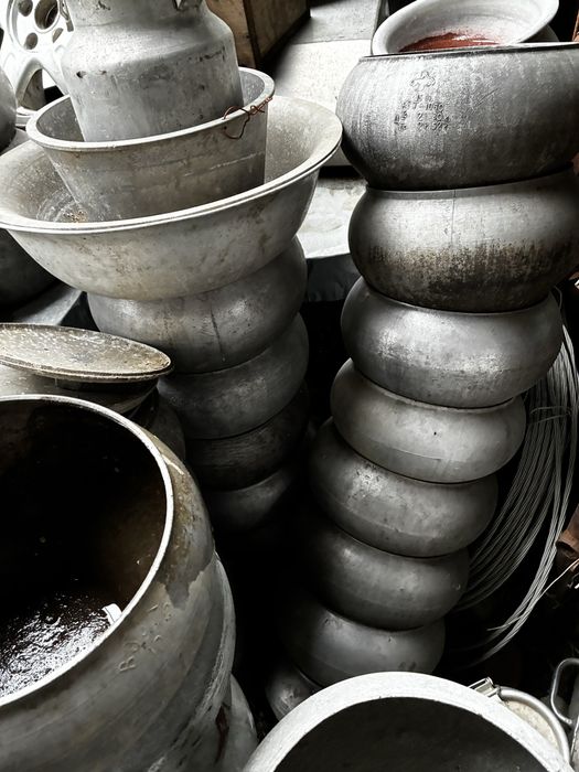 Алюмінієві казани баняки миски бідони 2,5-20 л 15 л