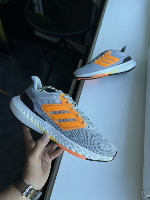 Оригінал! Кросівки Adidas. Розмір 43 (27.5 см)