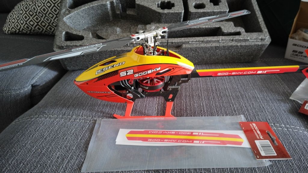 Goosky S2 RC helikopter RTR 2xLipo T8 nadajnik