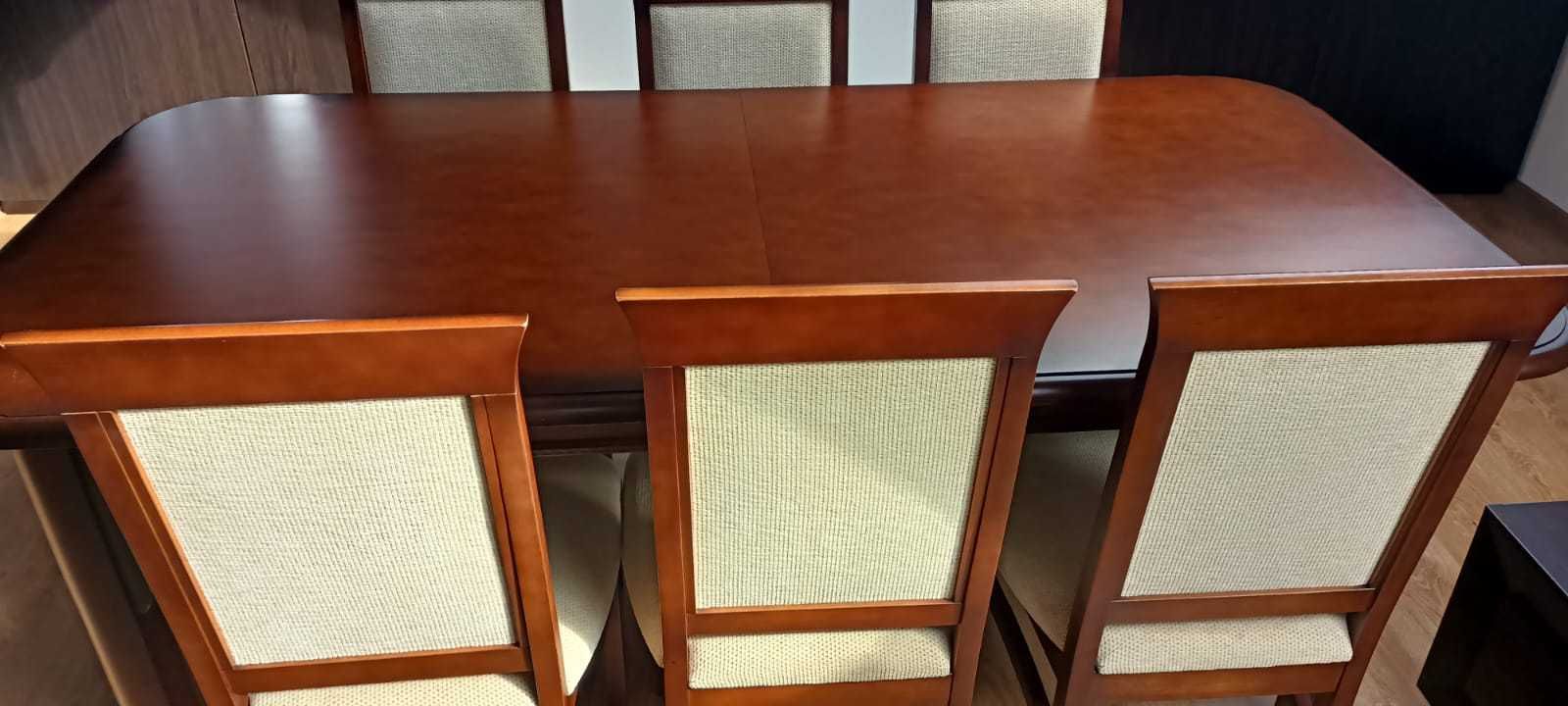 Stół z krzesłami- komplet