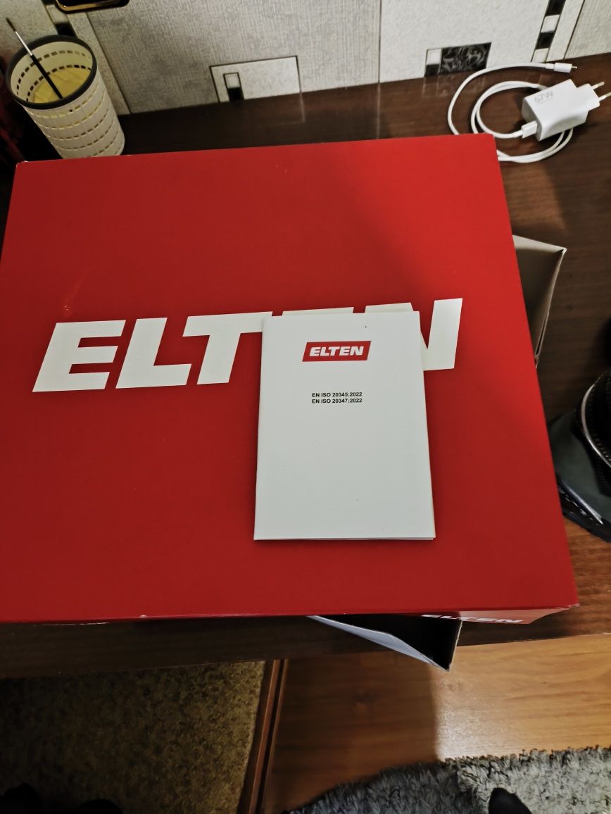 Продам кожаные рабочие ботинки ELTEN