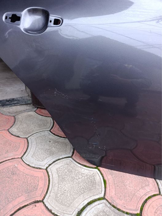 Двері задні праві тойота корола