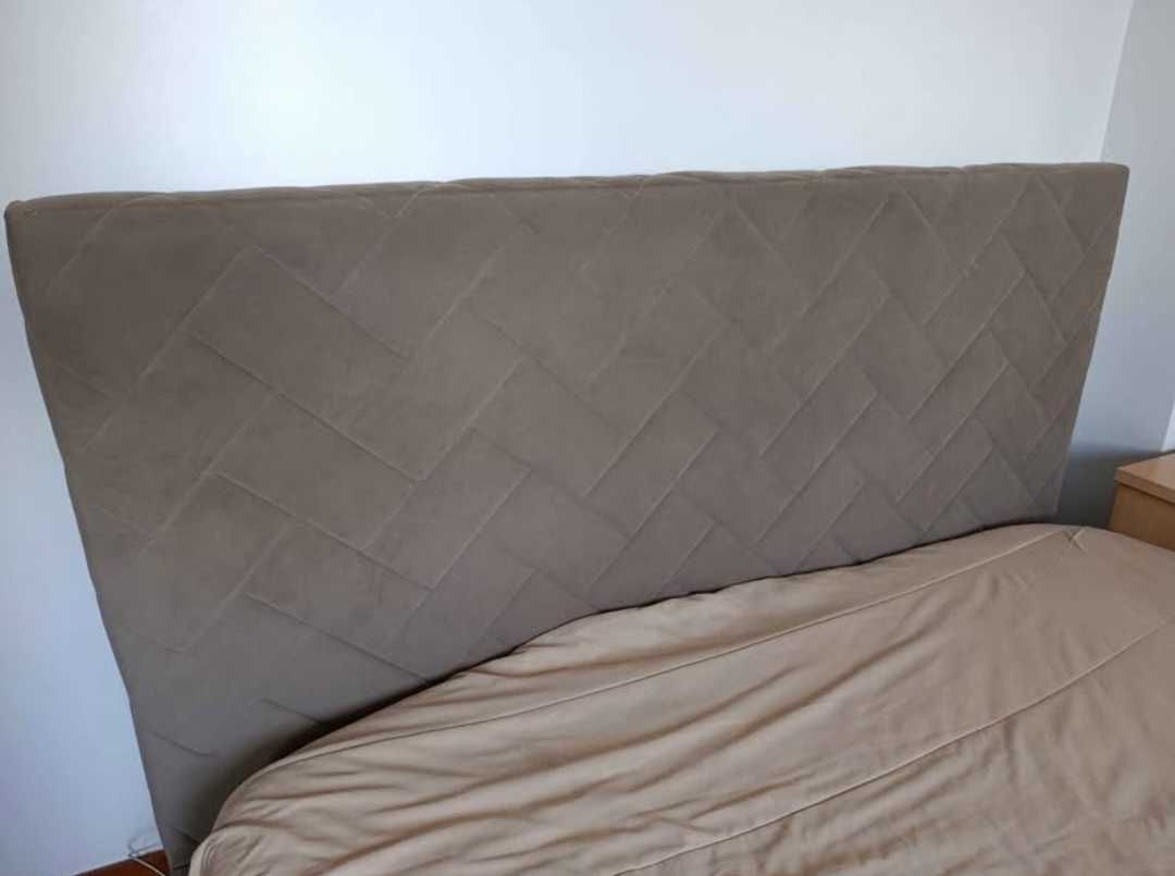 Cama de casal com apenas 3 anos