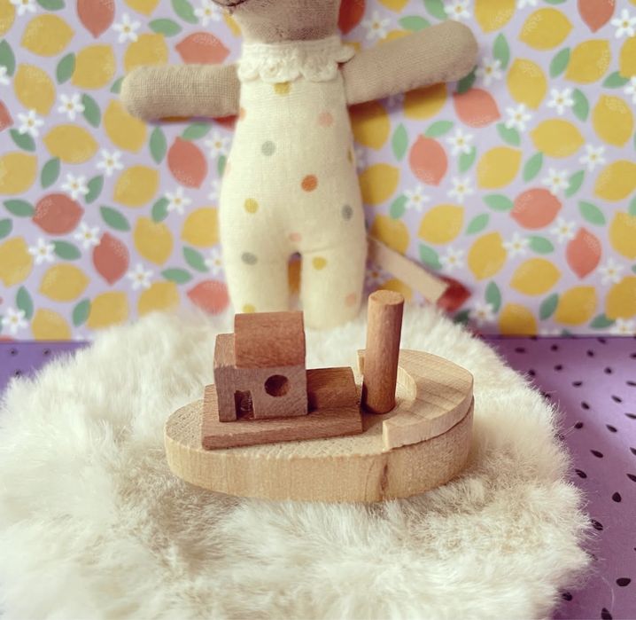 Drewniana zabawka statek dla myszek maileg lalki barbie mini