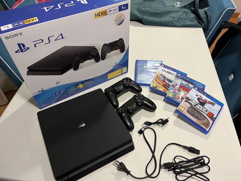 PlayStation 4 Slim 1TB