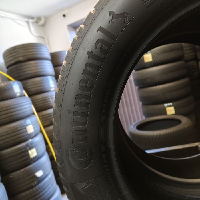 235/55/18 Sprzedam parę opon całorocznych Continental